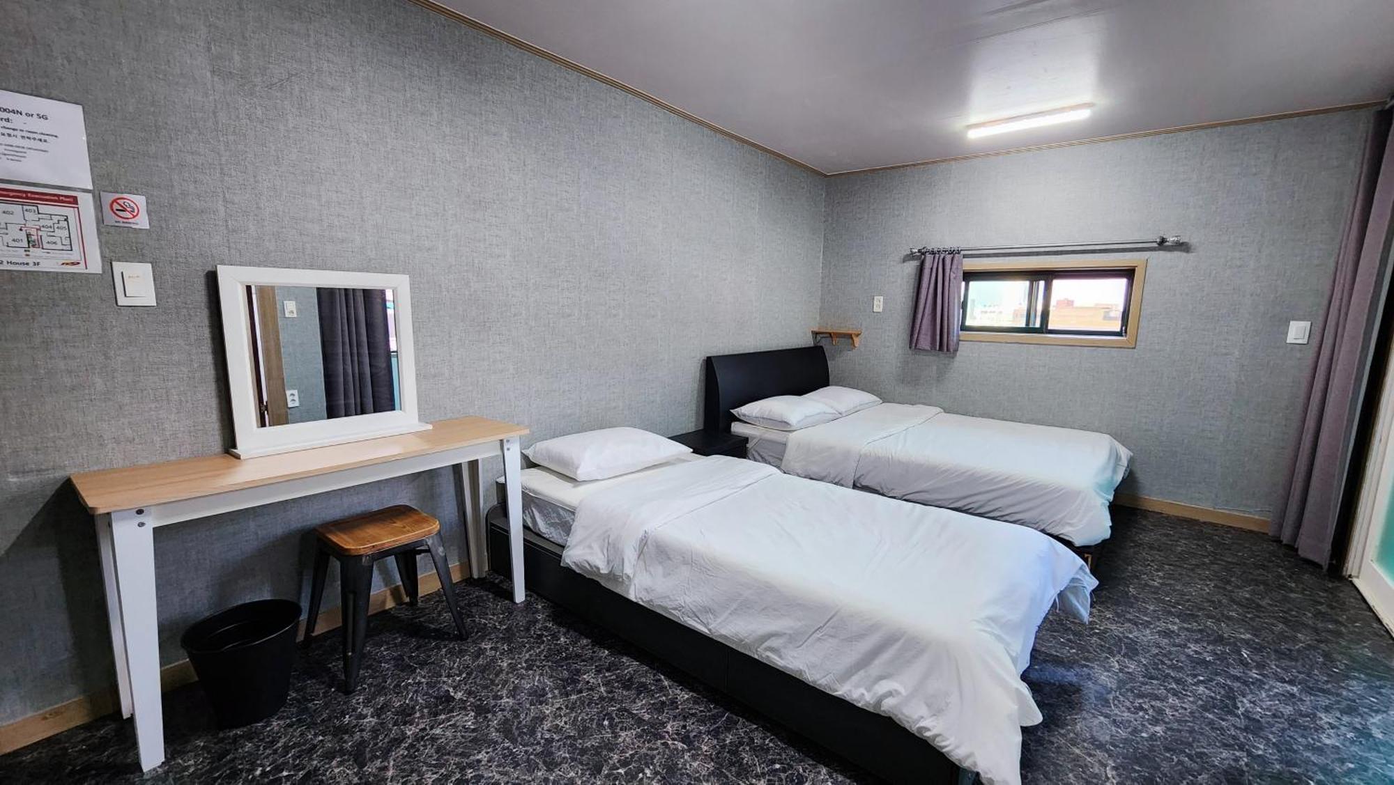 Hotel 1012 House Namsan Seul Esterno foto
