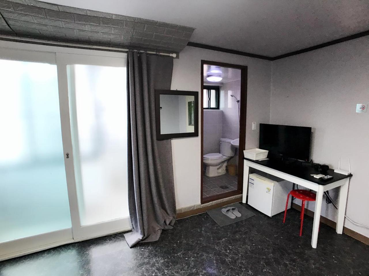Hotel 1012 House Namsan Seul Esterno foto